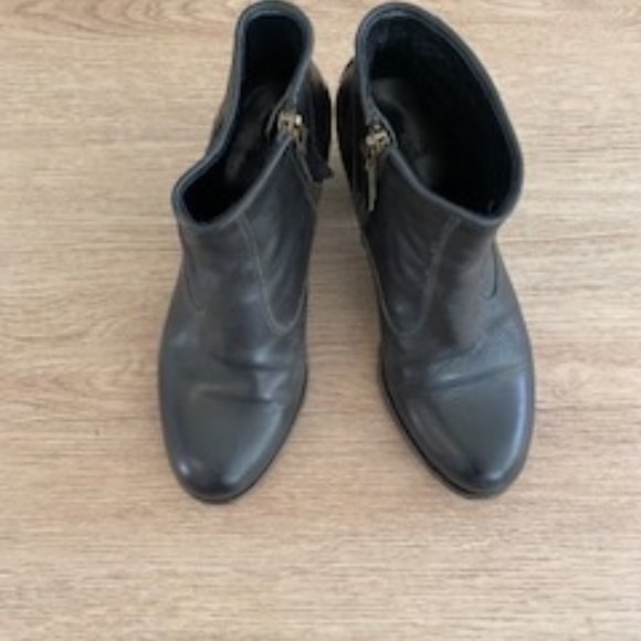 n.d.c Made by Hand Distressed Leather Black Sunday Heel Zip - Picture 5 of 9